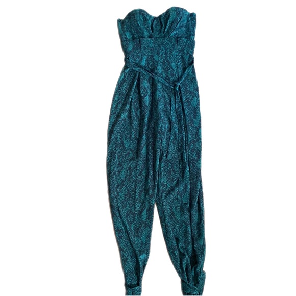 Michael Costello x REVOLVE Gwendolyn Jumpsuit in Green Snake small nwt strapless - Picture 4 of 8